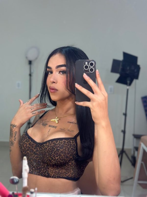 Larissa 16