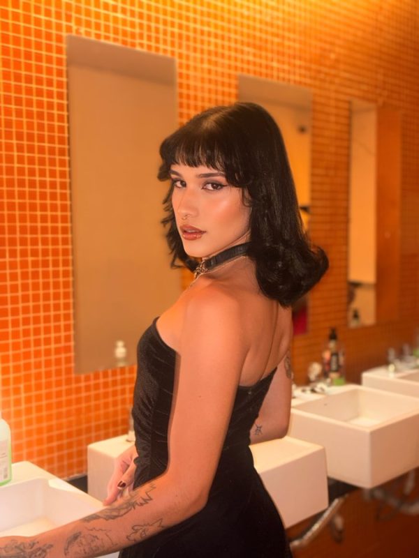 Isabely Swan 1
