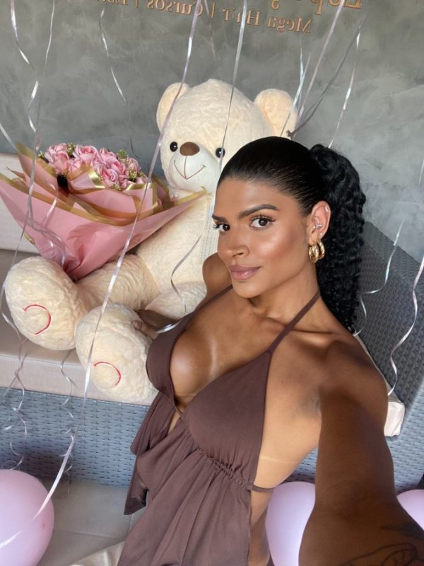Monira Laveen 27