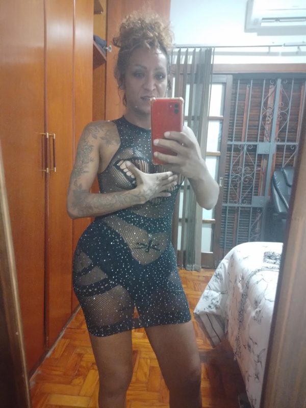 Laura Dominadora 4