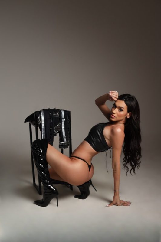 Barbie Nicoly 4