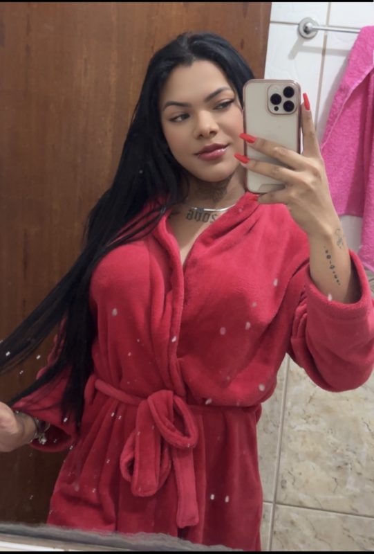 Leticia Santos 26