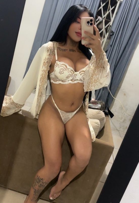 Leticia Santos 18