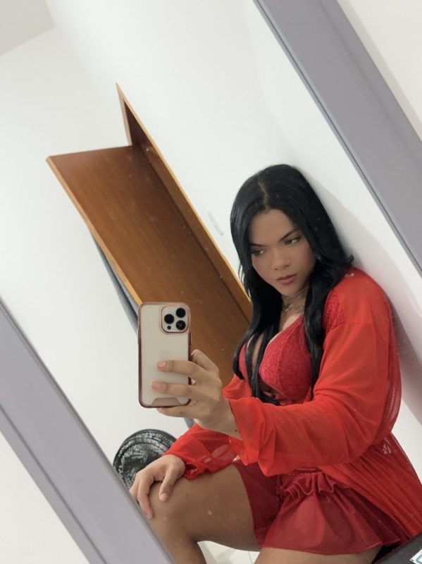 Leticia Santos 10