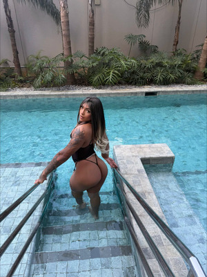Julhya Santos 6