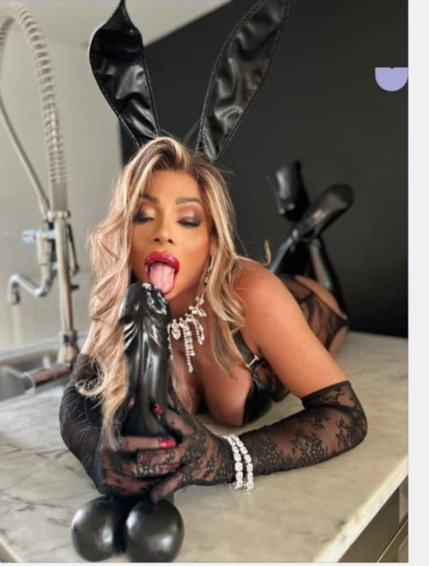 Amanda Castro 27
