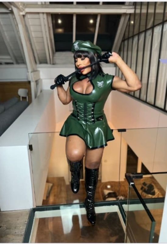 Amanda Castro 29