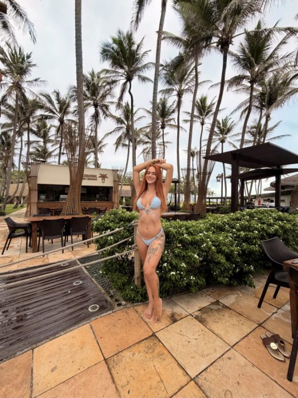 Victoria Lima 23