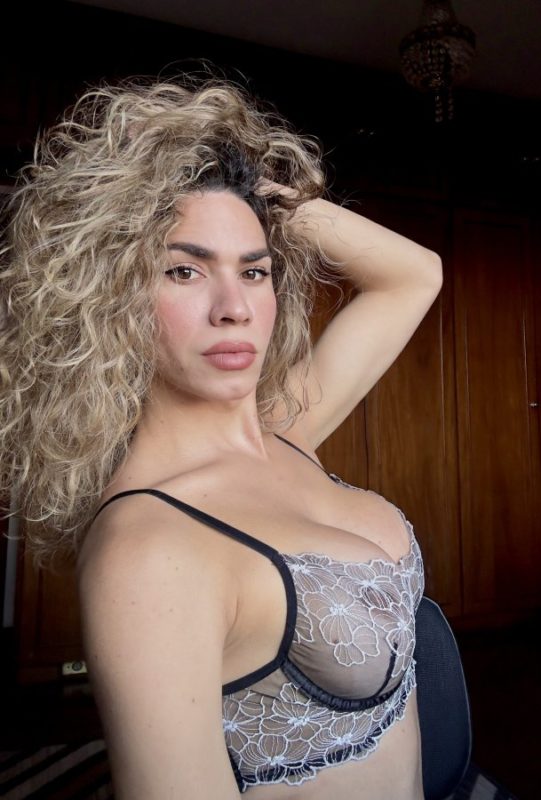 Livia Luz 54