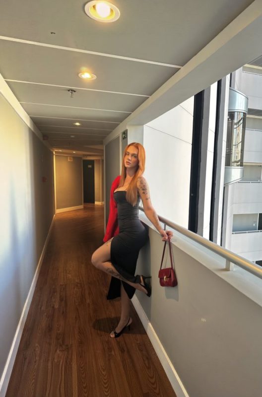 Victoria Lima 28