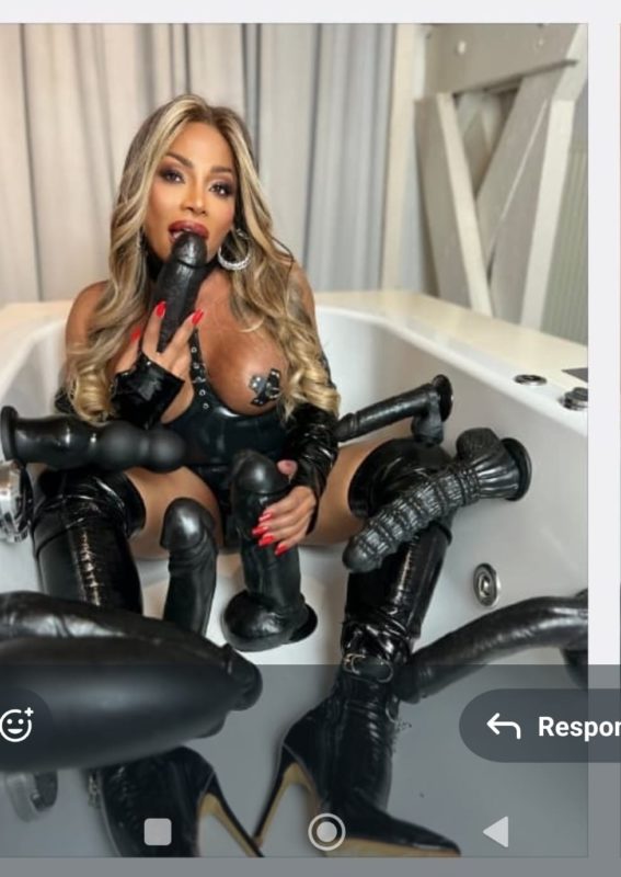 Amanda Castro 52