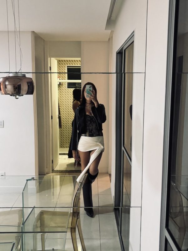 Victoria Queiroz 6