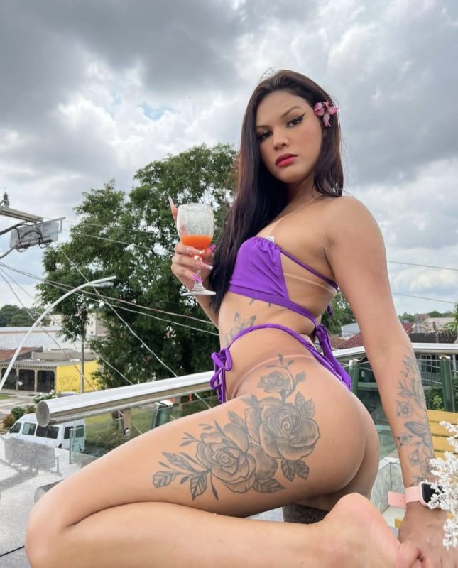 Daphne Larissa 7