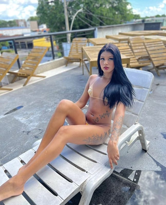 Daphne Larissa 11