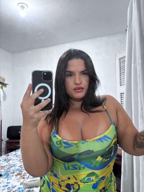Larissa mel 19