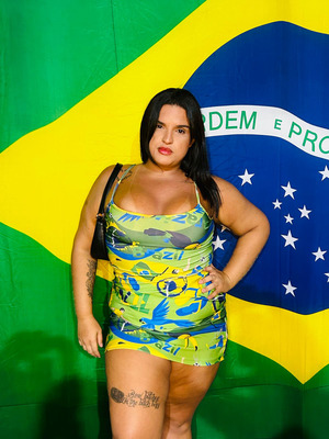 Larissa mel 23