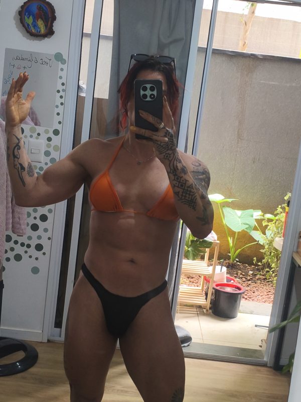 Gata Predadora 7