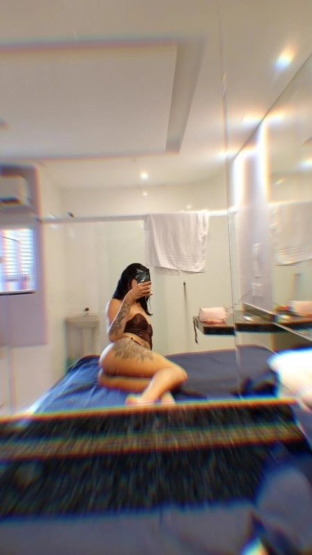 Daphne Larissa 21