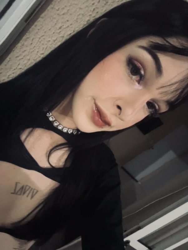 Julia Petroni 27