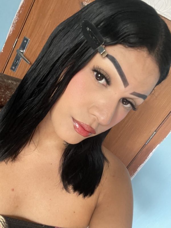Daphne Larissa 17