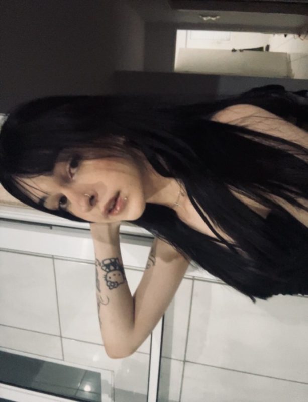 Julia Petroni 24