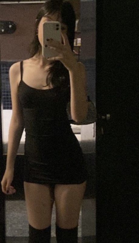 Julia Petroni 35