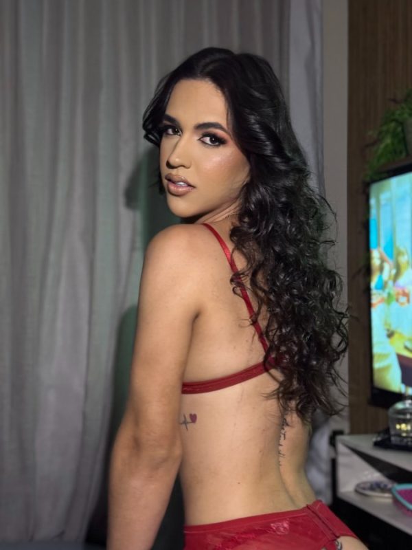 Nicolly Raphaela 38