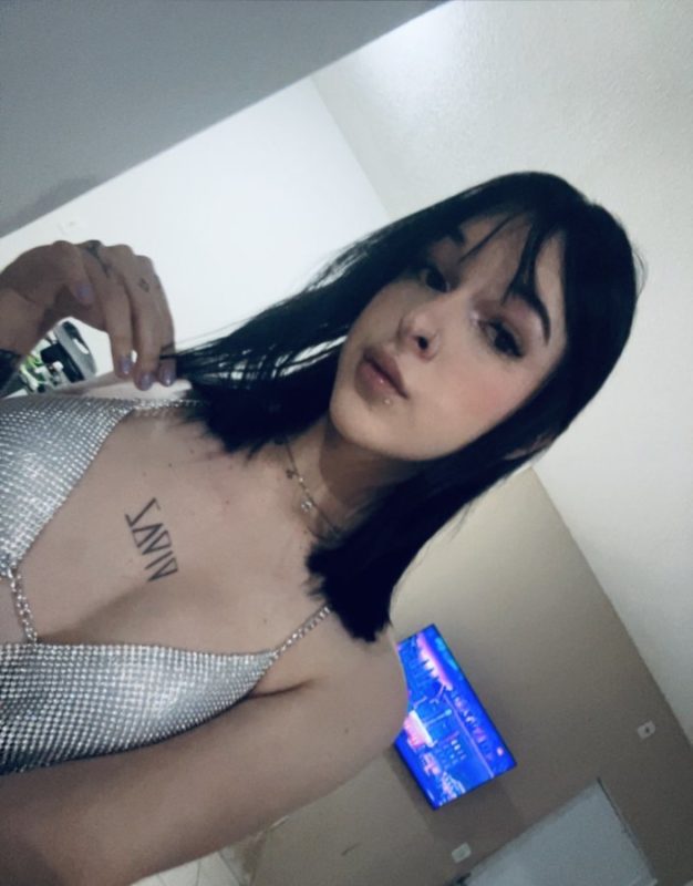 Julia Petroni 12