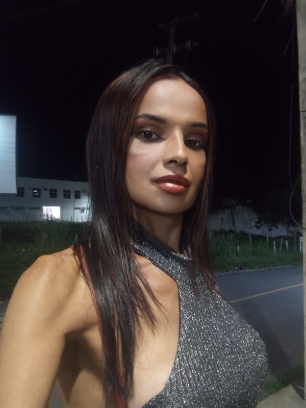 Kelly Cruz 5