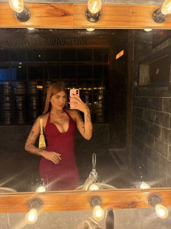 Ana Evelyn 18