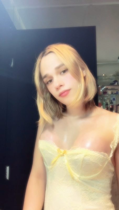 Mia 3