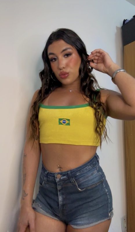 Larissa Telles 4