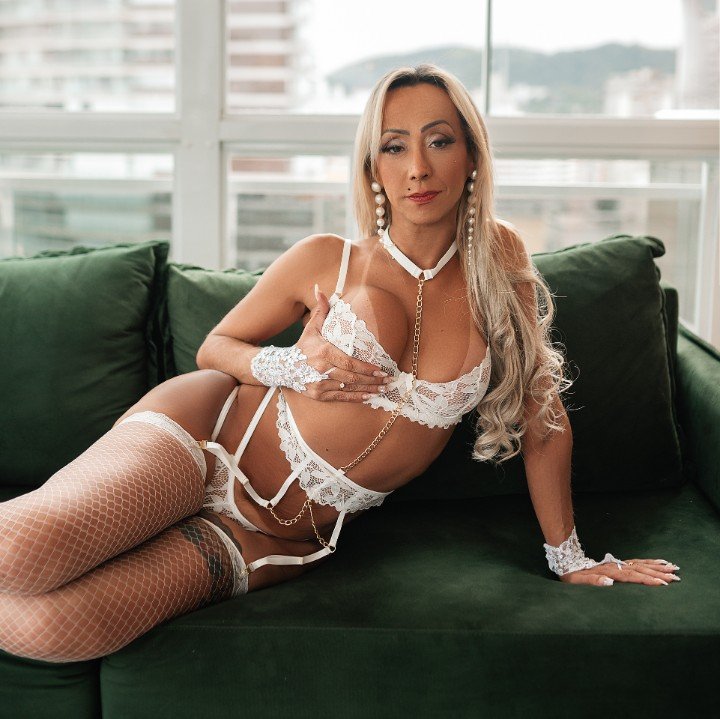 Leticia Danthas 6