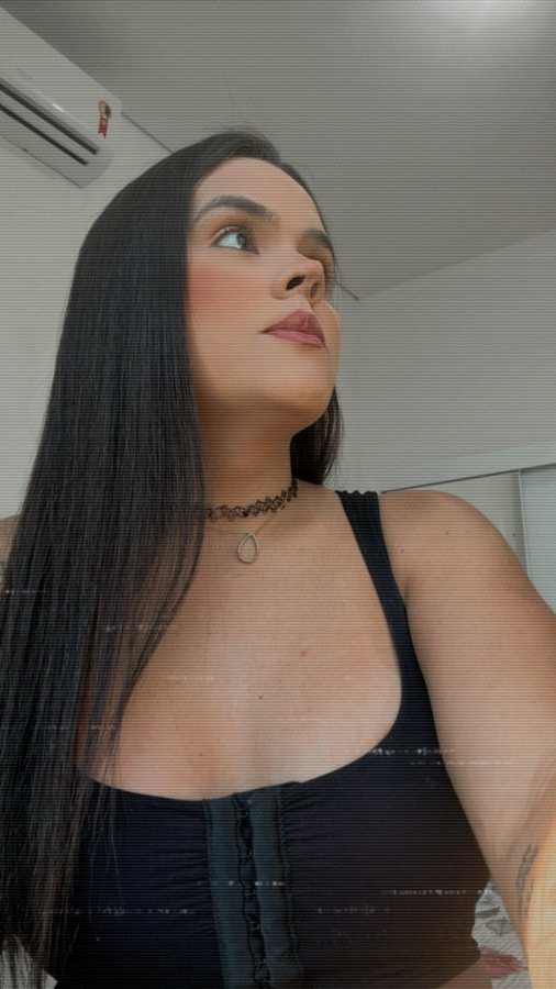 Joyce Bernardes 000000985901_6D1C1201-89F6-4BC2-BF8C-521C7A511E75.jpg