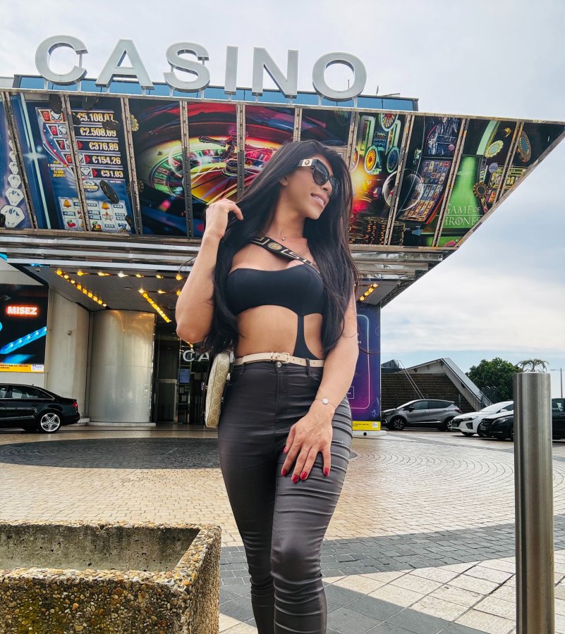 Andressa Geovanna 000000430708_EA7580C6-0C07-4687-BA97-0A917CECF0EC.jpg