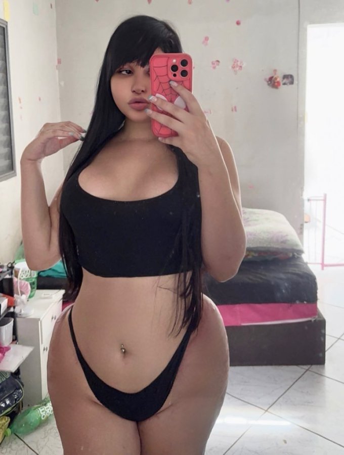 Isabelle Mendes 000000750238_E483D204-6544-4C0C-AAD1-FF539EAE03CC.jpg