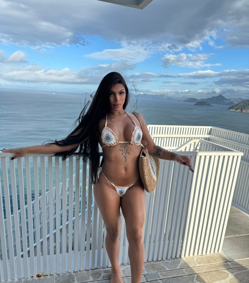 Vivian Santinni 000001235784_0c55a5bb-dd21-47a5-b55d-57e52f614fe3.jpg